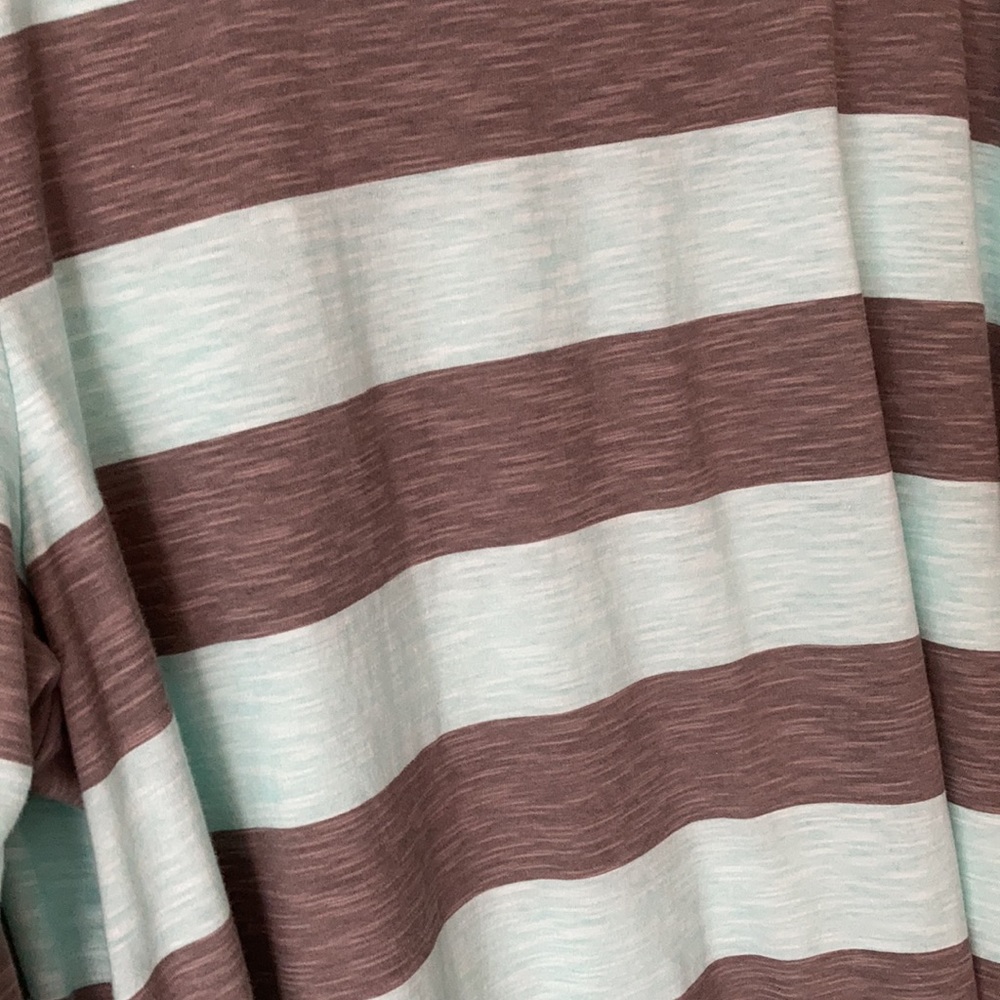 Mossimo Top - Picture 2 of 8
